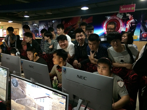 而是沉着冷 而是沉着冷