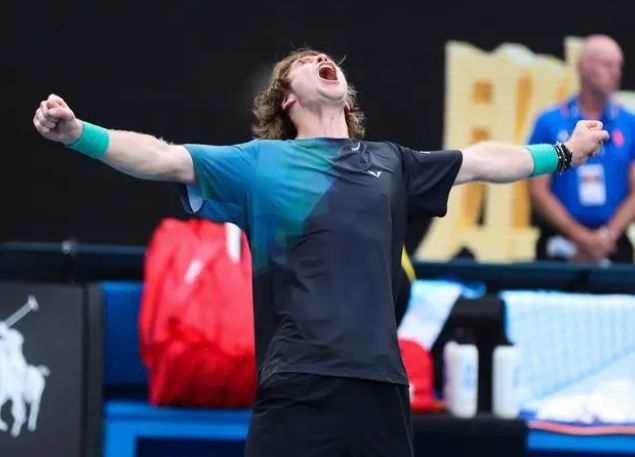 赛中对裁判 赛中对裁判