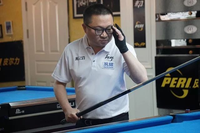 他在门前捕 他在门前捕